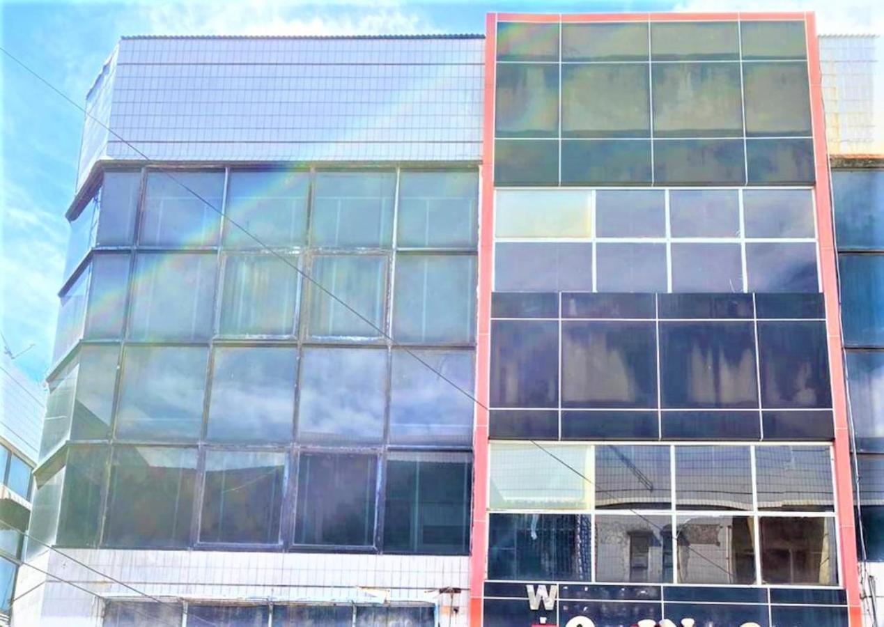 Robinson Wisma tamu